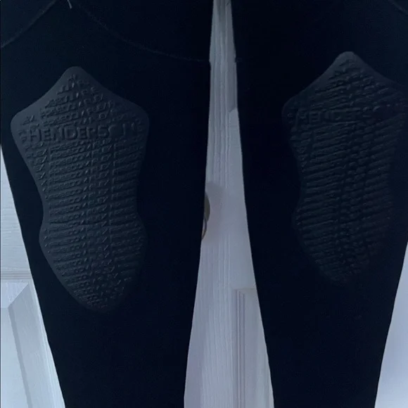 Hendersonwetsuit Size 6 3MM Black Pink